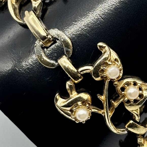 Vintage Bracelet Gold Tone Figural Vines and Leaves Faux Pearls Centers Unsigned - Picture 5 of 13